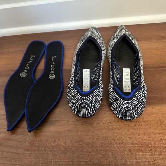 Rothy’s navy houndstooth point - Picture 3 of 6